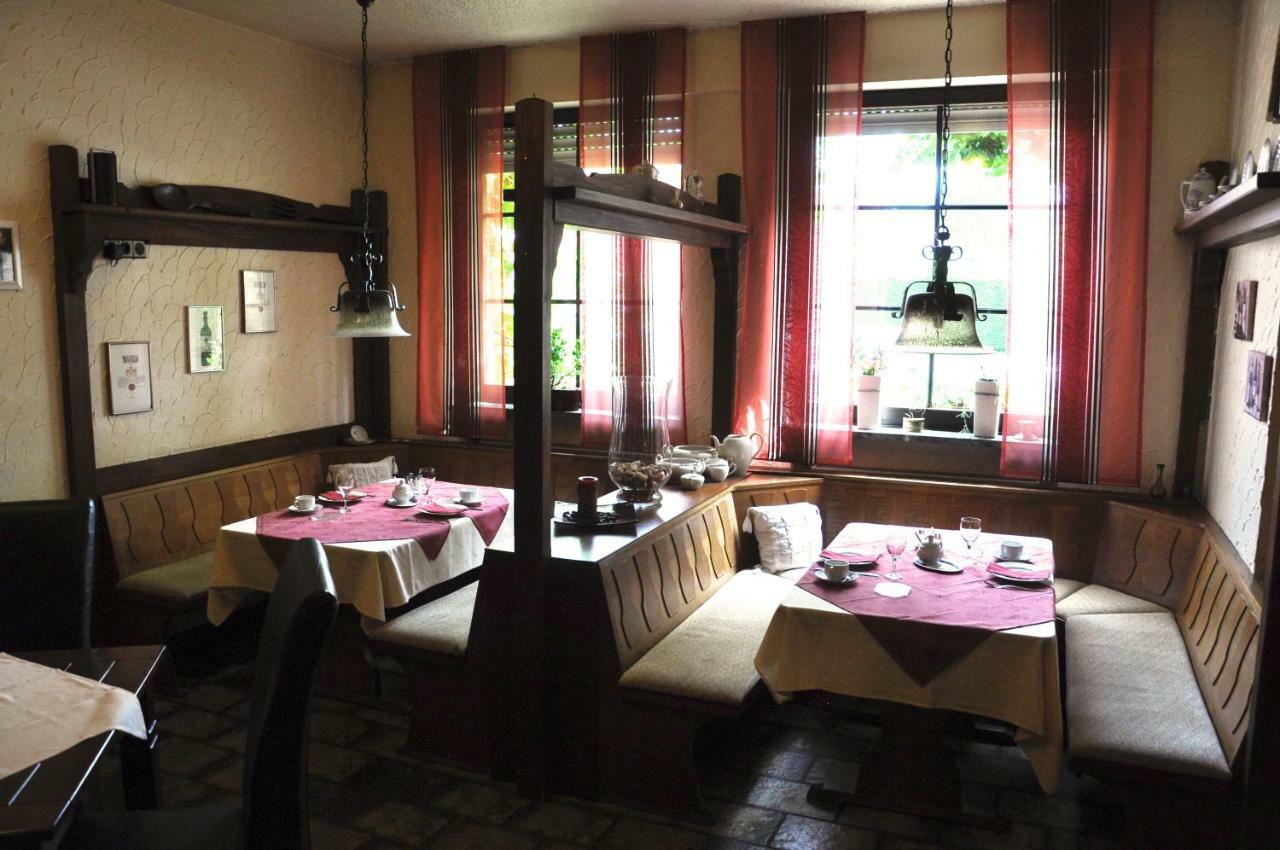 Effelder Buergerstube Hotel Wassenberg Екстериор снимка