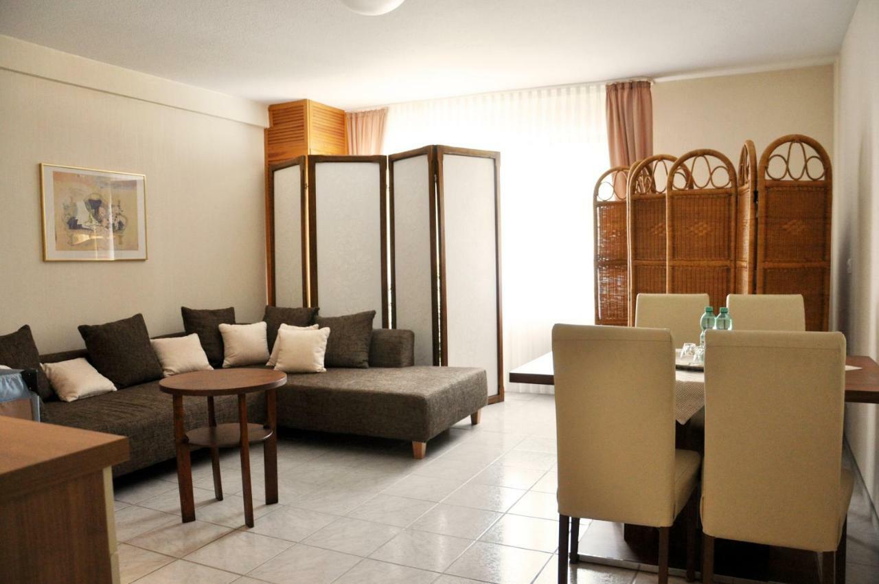 Effelder Buergerstube Hotel Wassenberg Екстериор снимка