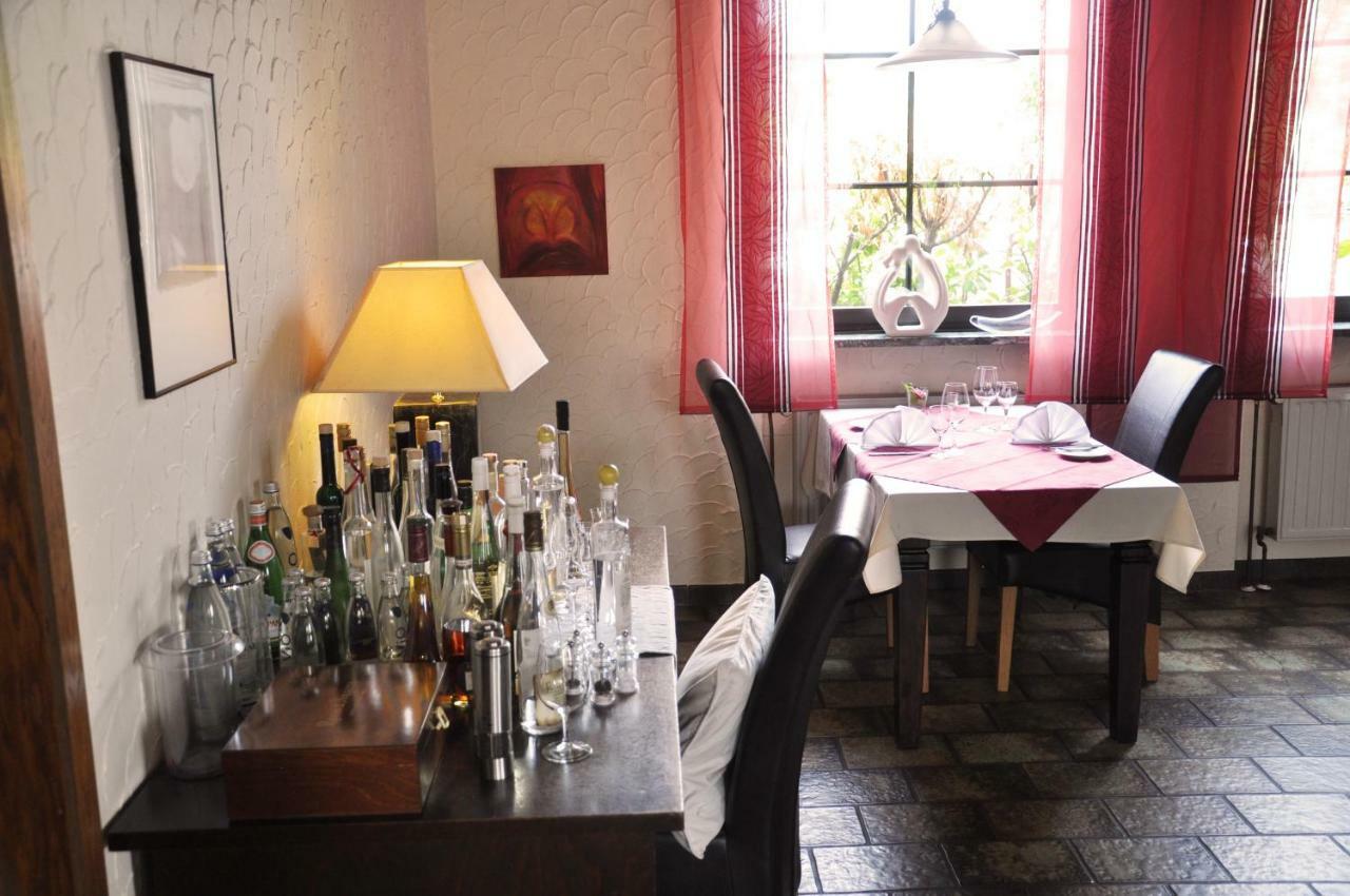 Effelder Buergerstube Hotel Wassenberg Екстериор снимка